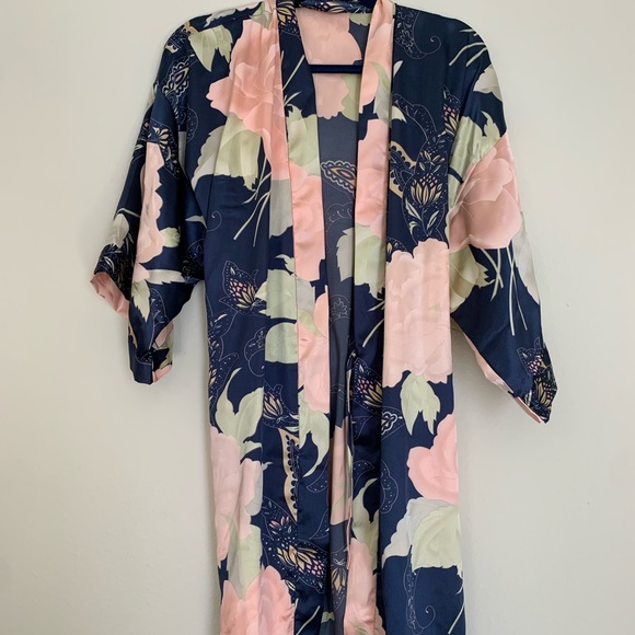 COPY - Floral satin robe - Picture 2 of 2